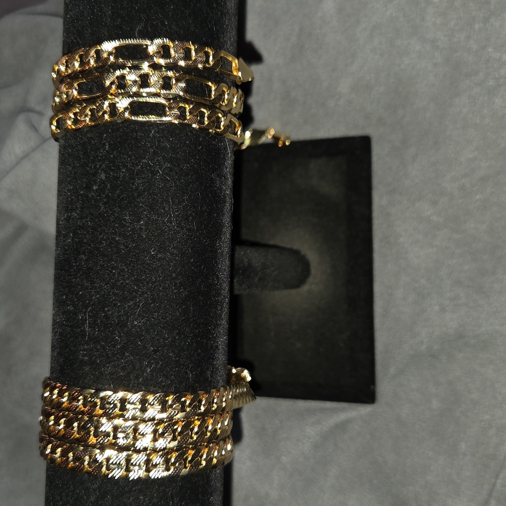 Elegant Gold Chain Necklace - Picture 14 of 16